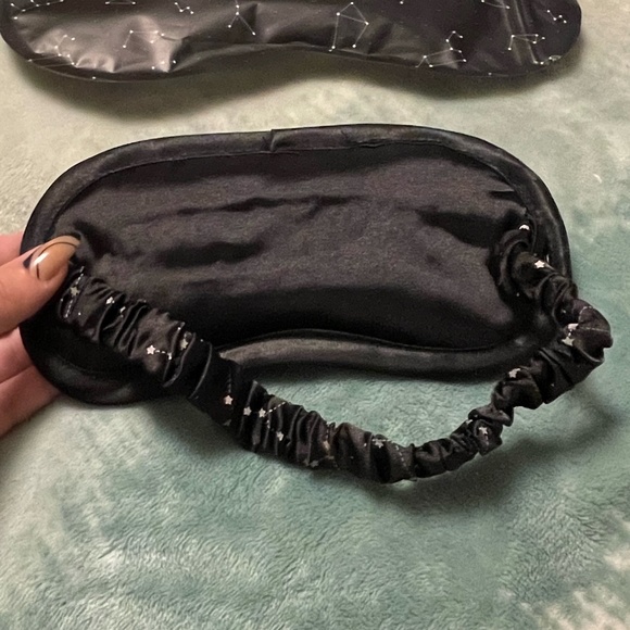 🖤✨🤍 Ivy Olivia Satin Eye Mask 🖤✨🤍 - Picture 4 of 4